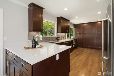 12516 SE 4th Place, Bellevue, WA 98005 - Photo 10