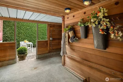1206 37th Avenue E, Seattle, WA 98112 - Photo 36