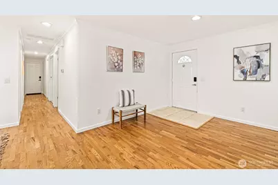 10758 Ashworth Avenue N, Seattle, WA 98133 - Photo 4