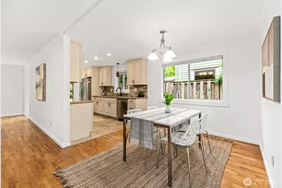 10758 Ashworth Avenue N, Seattle, WA 98133 - Photo 16