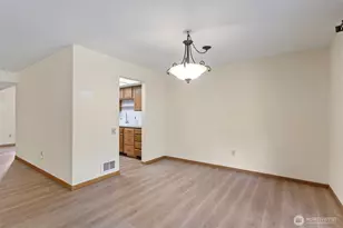 1602 NE 140th St, Seattle, WA 98125 - Photo 10