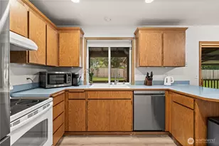 19211 110th St E, Bonney Lake, WA 98391 - Photo 8