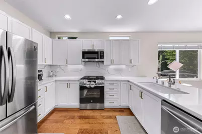 23977 SE 10th Street, Sammamish, WA 98075 - Photo 2
