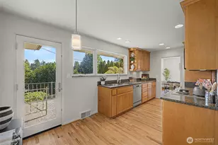 10720 11th Ave NW, Seattle, WA 98177 - Photo 12