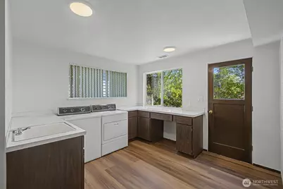 10720 11 Avenue NW, Seattle, WA 98177 - Photo 30