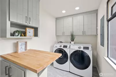 9747 Evanston Ave N, Seattle, WA 98103 - Photo 16