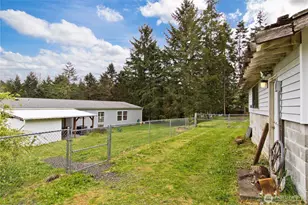 41 E Bay Heights Dr, Allyn, WA 98524 - Photo 24
