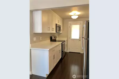 12526 35th Avenue NE #3, Seattle, WA 98125 - Photo 4