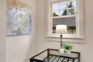 4008 NE 56th St, Seattle, WA 98105 - Photo 8