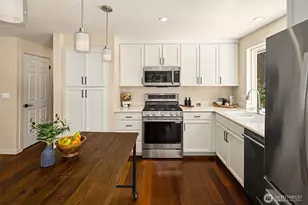 17703 NE 34th St, Redmond, WA 98052 - Photo 4