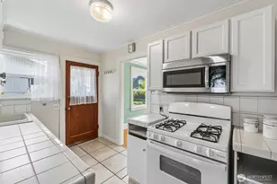 1911 13th St, Everett, WA 98201 - Photo 10