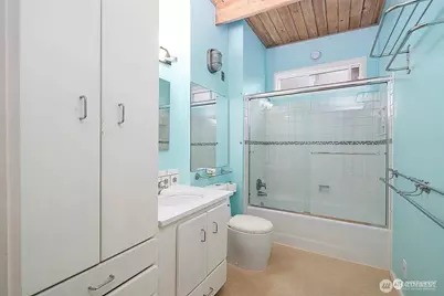 311 NE 95th St, Seattle, WA 98115 - Photo 12