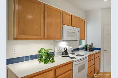 7402 143rd Avenue Ct E, Sumner, WA 98390 - Photo 8