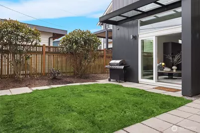 2418 6th Avenue W, Seattle, WA 98119 - Photo 24