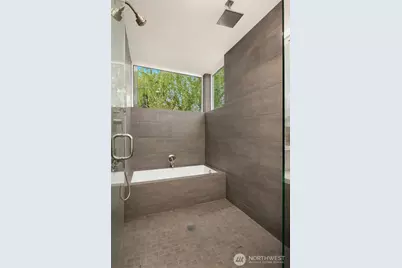 2418 6th Avenue W, Seattle, WA 98119 - Photo 14
