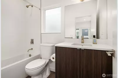 2418 6th Avenue W, Seattle, WA 98119 - Photo 28