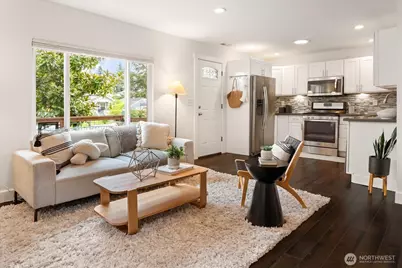 4513 Cascadia Avenue S, Seattle, WA 98118 - Photo 2