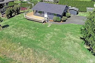 305 Melissa St, Camano Island, WA 98282 - Photo 10