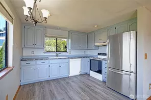 305 Melissa St, Camano Island, WA 98282 - Photo 16