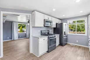 113 S Gardner Rd, Burlington, WA 98233 - Photo 4