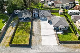 113 S Gardner Rd, Burlington, WA 98233 - Photo 2