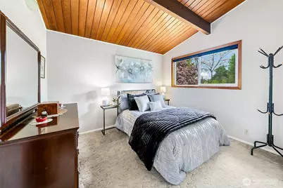 13739 36th Avenue NE, Seattle, WA 98125 - Photo 12