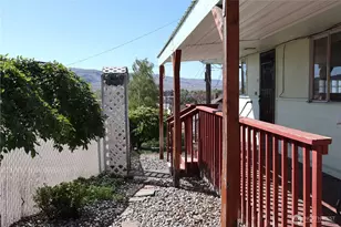 10 W Dewberry Ave, Omak, WA 98841 - Photo 2