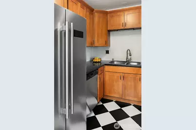 404 E Harrison Street #101, Seattle, WA 98102 - Photo 10