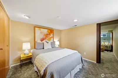 7030 27th Avenue NE, Seattle, WA 98115 - Photo 20