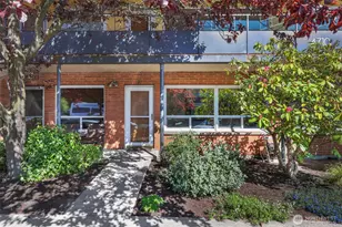 4710 Dayton Ave N, Seattle, WA 98103 - Photo 2