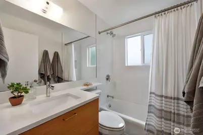 4710 Dayton Avenue N #2, Seattle, WA 98103 - Photo 16