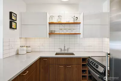 4710 Dayton Avenue N #2, Seattle, WA 98103 - Photo 8