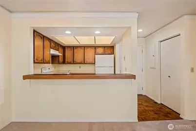 401 100th Avenue NE #214, Bellevue, WA 98004 - Photo 24