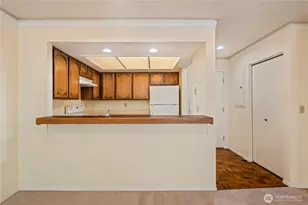 401 100th Ave NE, Bellevue, WA 98004 - Photo 24