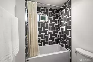 2851 NW 70th St, Seattle, WA 98117 - Photo 32