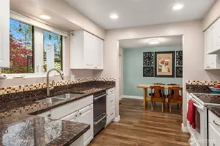 8442 NE 141st St, Kirkland, WA 98034 - Photo 6