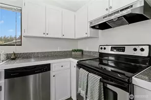 1236 Crescent Dr, Oak Harbor, WA 98277 - Photo 10
