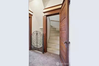6238 Woodlawn Avenue N, Seattle, WA 98103 - Photo 24
