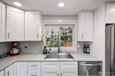11102 126th Avenue NE, Kirkland, WA 98033 - Photo 2