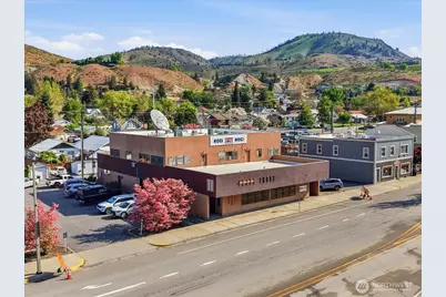 123 E Johnson Street #1, Chelan, WA 98816 - Photo 1