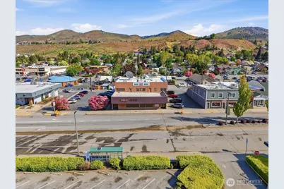 123 E Johnson Street #1, Chelan, WA 98816 - Photo 4
