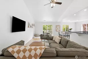1376 N Parkstone Ct, Bellingham, WA 98229 - Photo 4