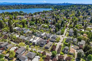 549 N 77th St, Seattle, WA 98103 - Photo 32