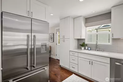 549 N 77th Street, Seattle, WA 98103 - Photo 10