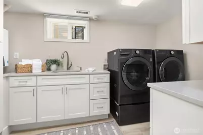 549 N 77th Street, Seattle, WA 98103 - Photo 24