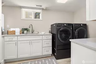549 N 77th St, Seattle, WA 98103 - Photo 24