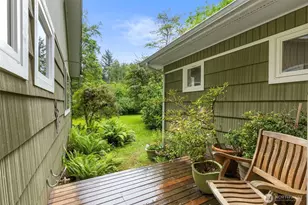 10218 NE Pine Way, Bainbridge Island, WA 98110 - Photo 26