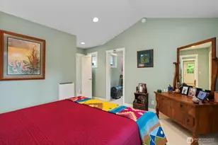 10218 NE Pine Way, Bainbridge Island, WA 98110 - Photo 16