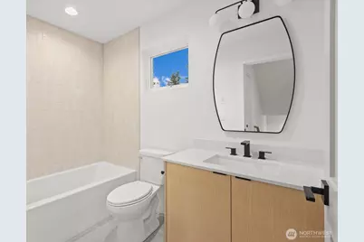 10742 Interlake Avenue N, Seattle, WA 98133 - Photo 18