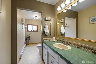 827 99th St S, Tacoma, WA 98444 - Photo 10